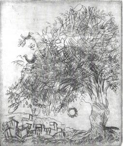 Baum voller Vögel vor einem Dorfhintergrund